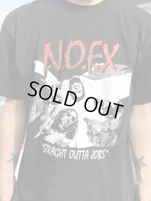 画像2: 送料無料 Mサイズ1枚で終了 NOFX "Final Tour Last Merch" / Straight Outta Jobs Tシャツ (made in USA) (2)