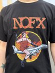 画像2: 送料無料 NOFX "Final Tour Last Merch" / S&M Airlines Tシャツ (made in USA) (2)