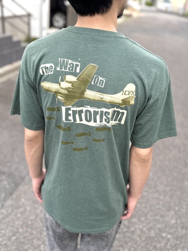 画像2: 送料無料 NOFX NOFX "Final Tour Last Merch" / Dropping Bombs Tシャツ (made in USA) (2)