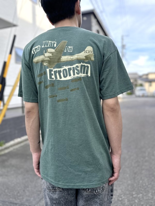 画像4: 送料無料 NOFX NOFX "Final Tour Last Merch" / Dropping Bombs Tシャツ (made in USA) (4)