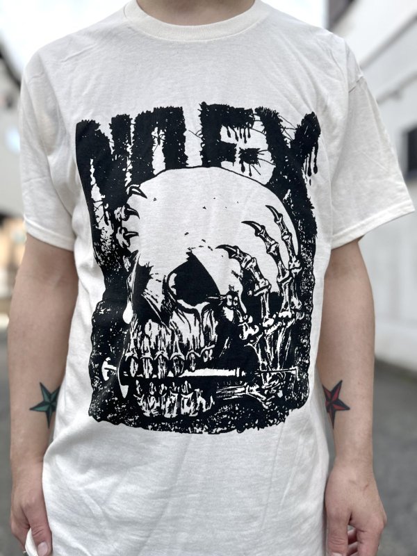 画像2: 送料無料 NOFX "Final Tour Last Merch" / OG Skull Tシャツ (made in USA) (2)